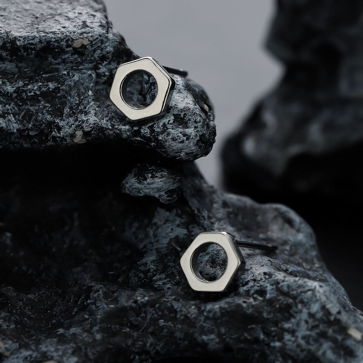 Trendy Hexagonal Hollow Stud Earrings – Modern Versatile Unisex Jewelry