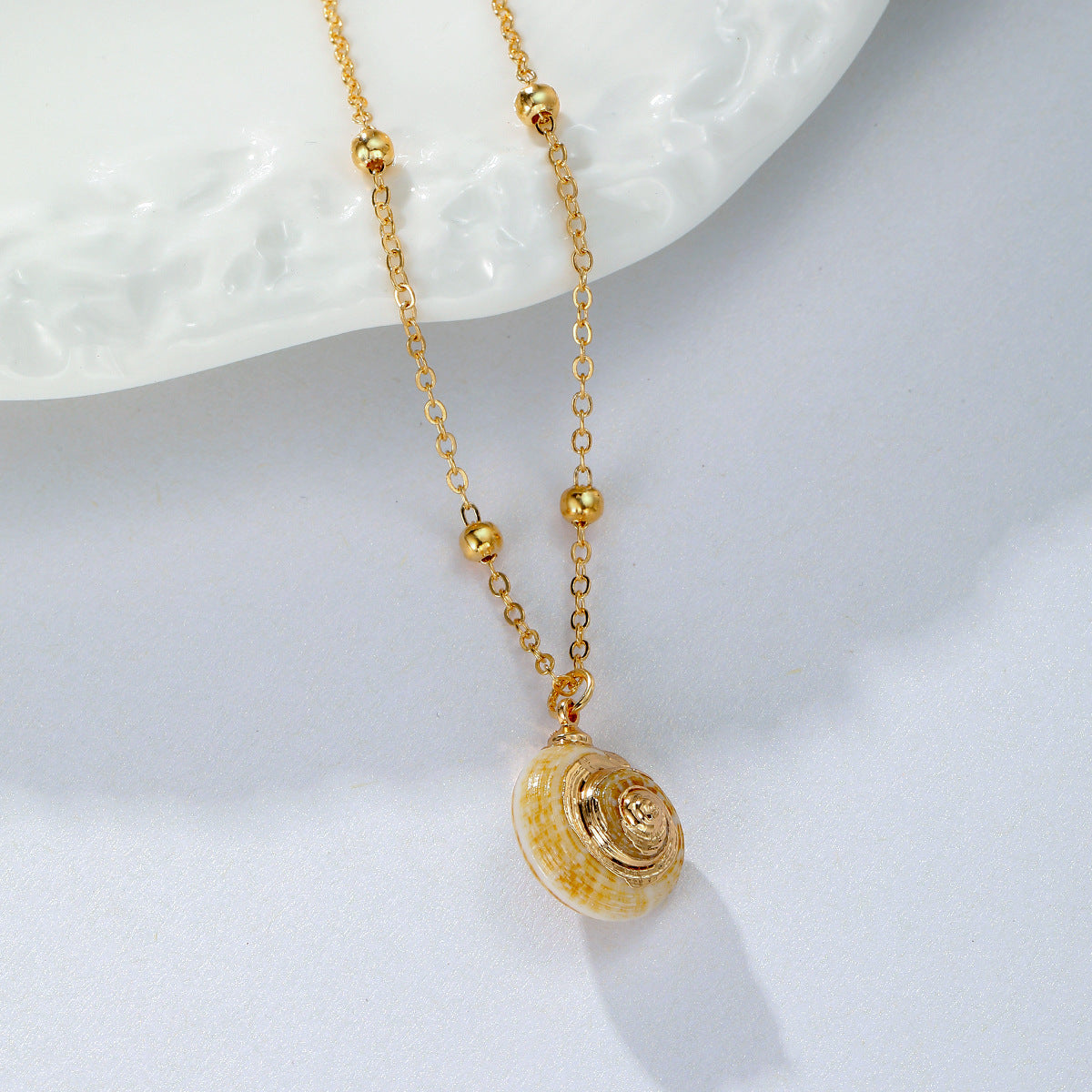 Boho Seashell Pendant Necklace – Layered Beach Jewelry for Women