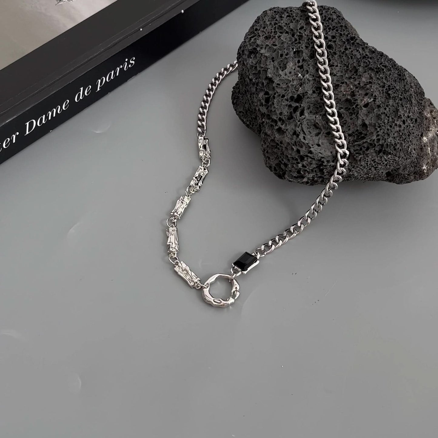 Unisex Water Wave Chain Geometric Necklace –Trendy Splicing Design