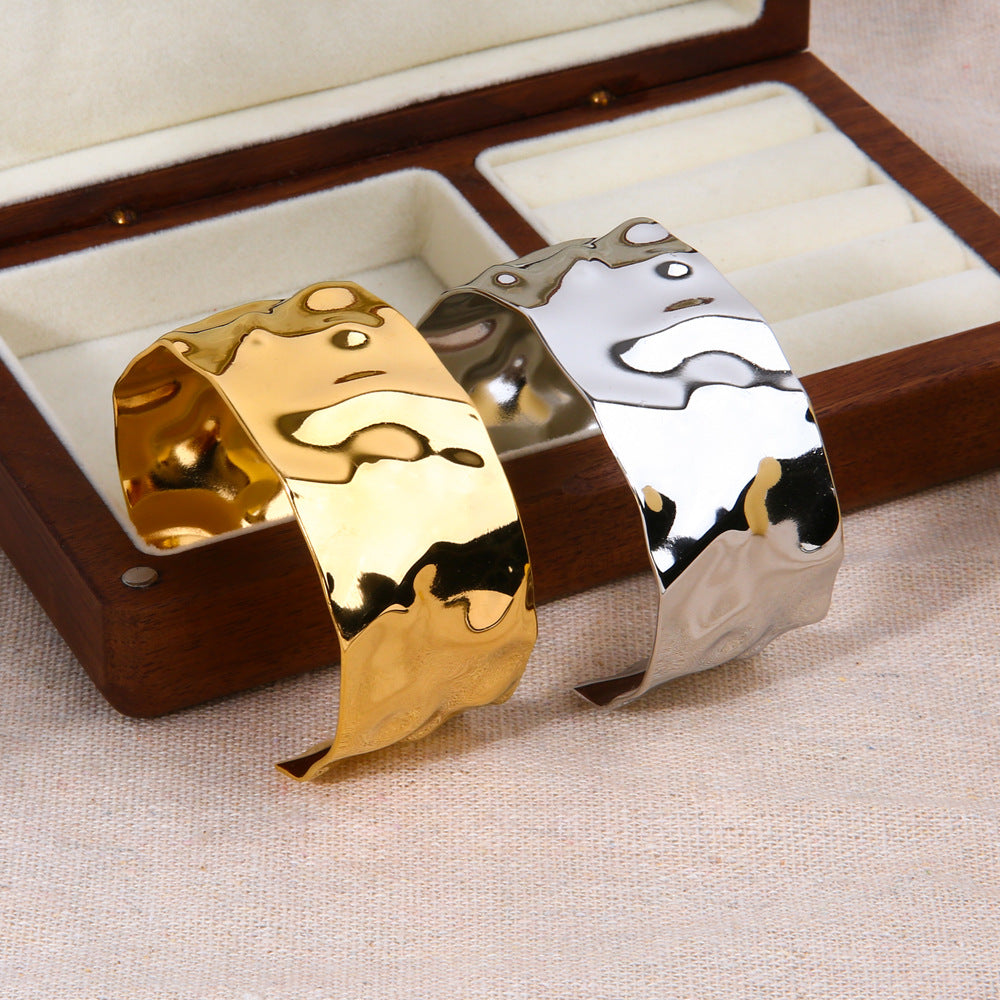 Bold Textured Stainless Steel Cuff Bracelet – Ripple Design, Gold & Silver Finish