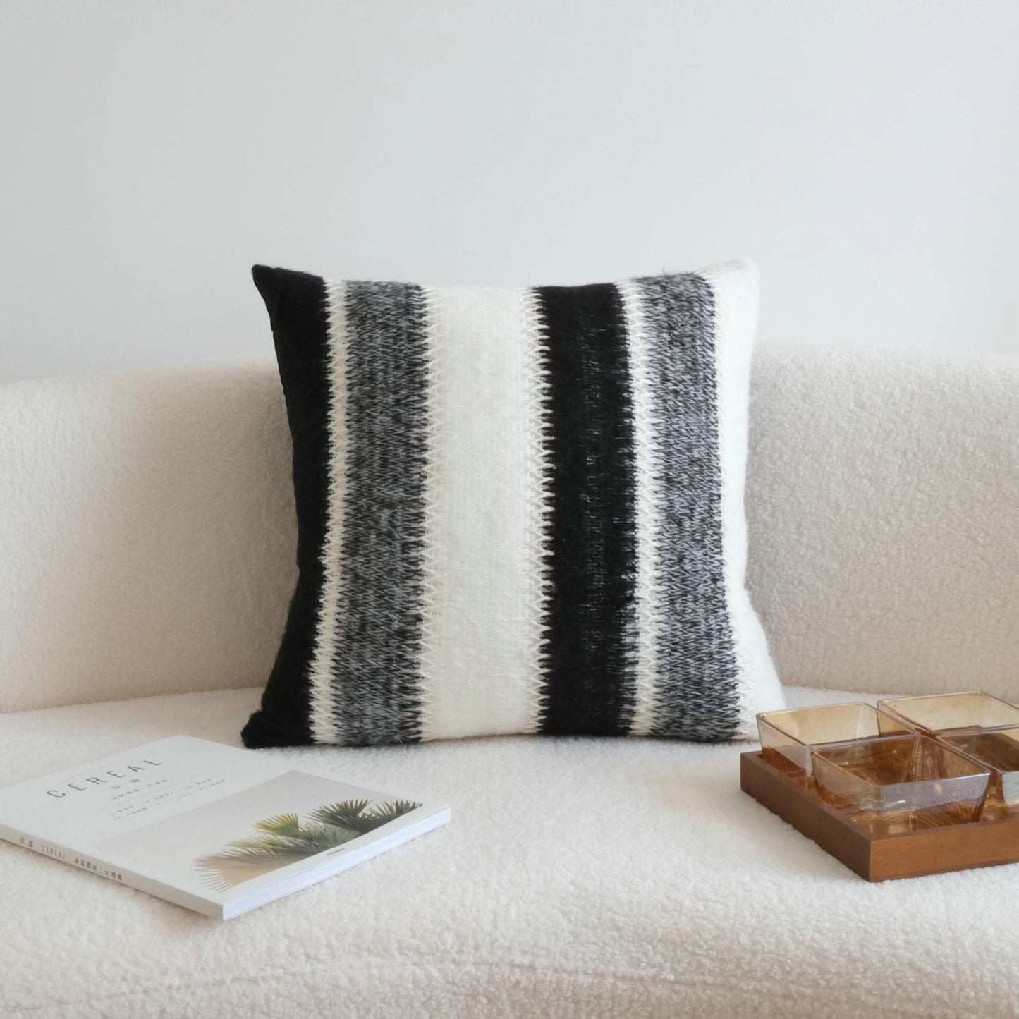Black Light Luxury Vintage Embroidered Pillowcase