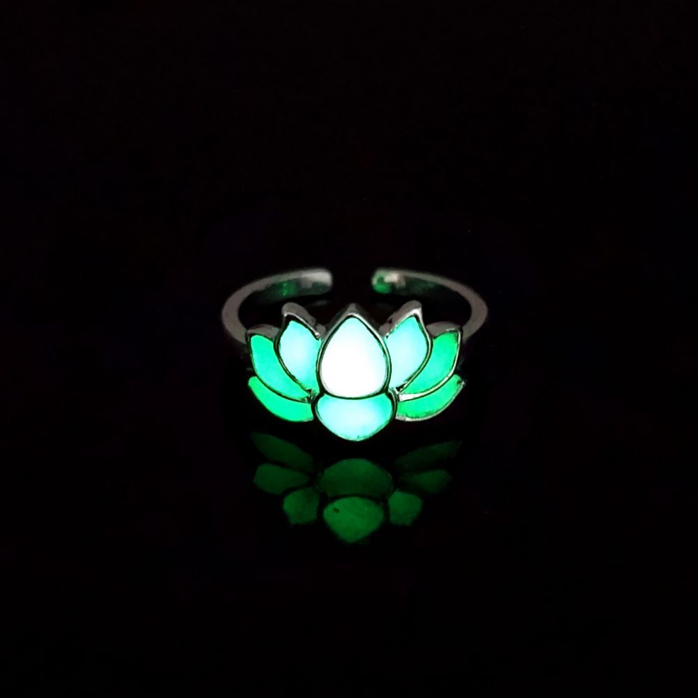Unisex Luminous Lotus Flower Ring – Zinc Alloy Yoga Energy Ring | Glow-in-the-Dark Jewelry