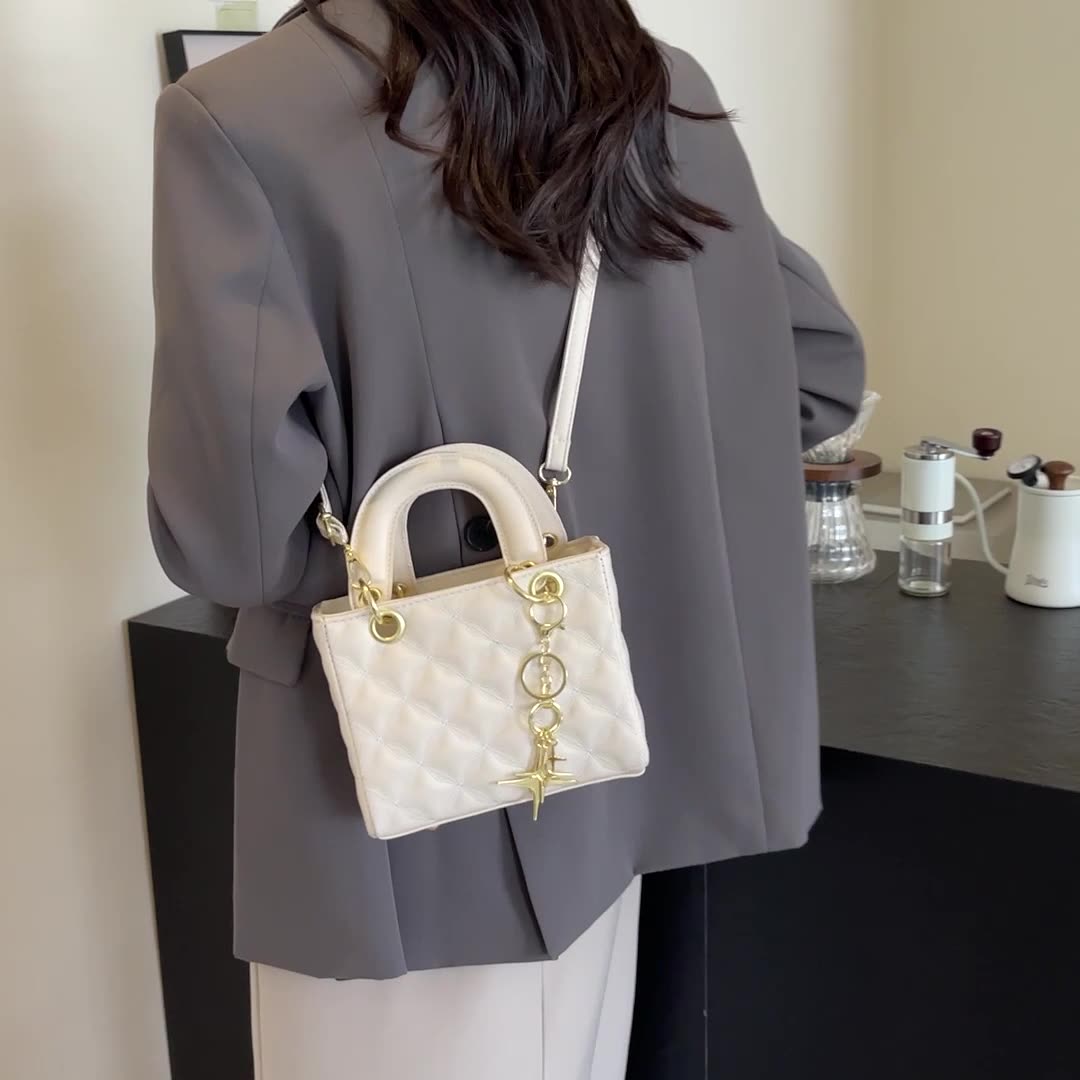 Stylish Messenger Bag for Women – Small Shoulder Purse with Diana-Inspired Design