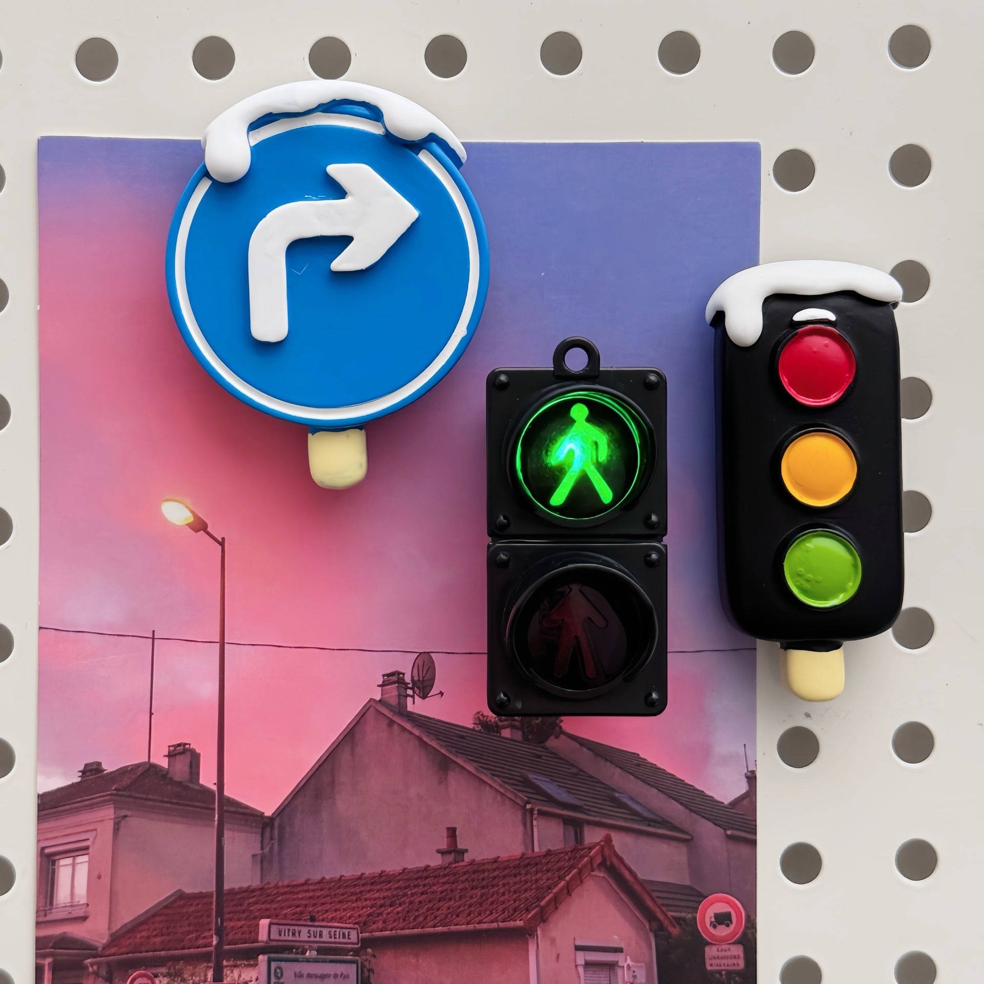 Luminous Traffic Light Fridge Magnet – Creative Pedestrian Sign Home Decor Sticker