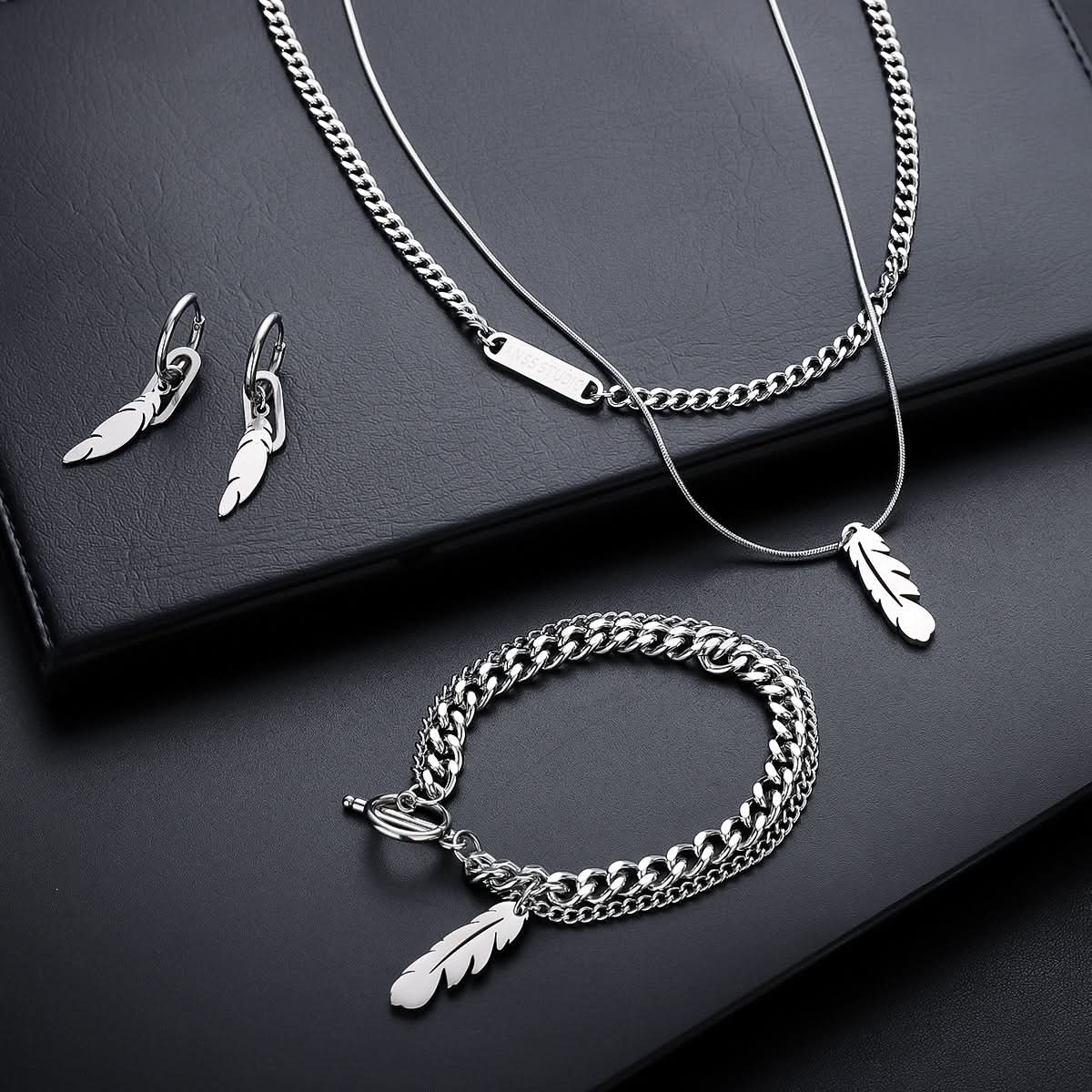 Men’s Trendy Double-Layer Feather Jewelry – Cuban Chain