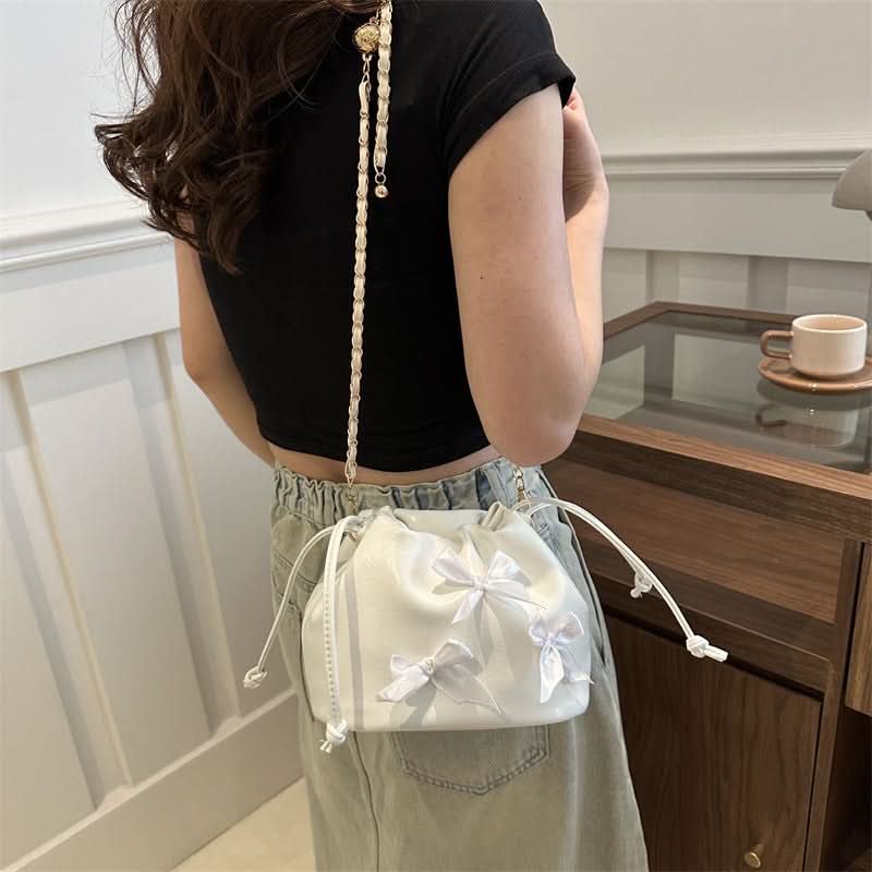 Western-Style Chain Messenger Bucket Bag - Niche Aesthetic for Women