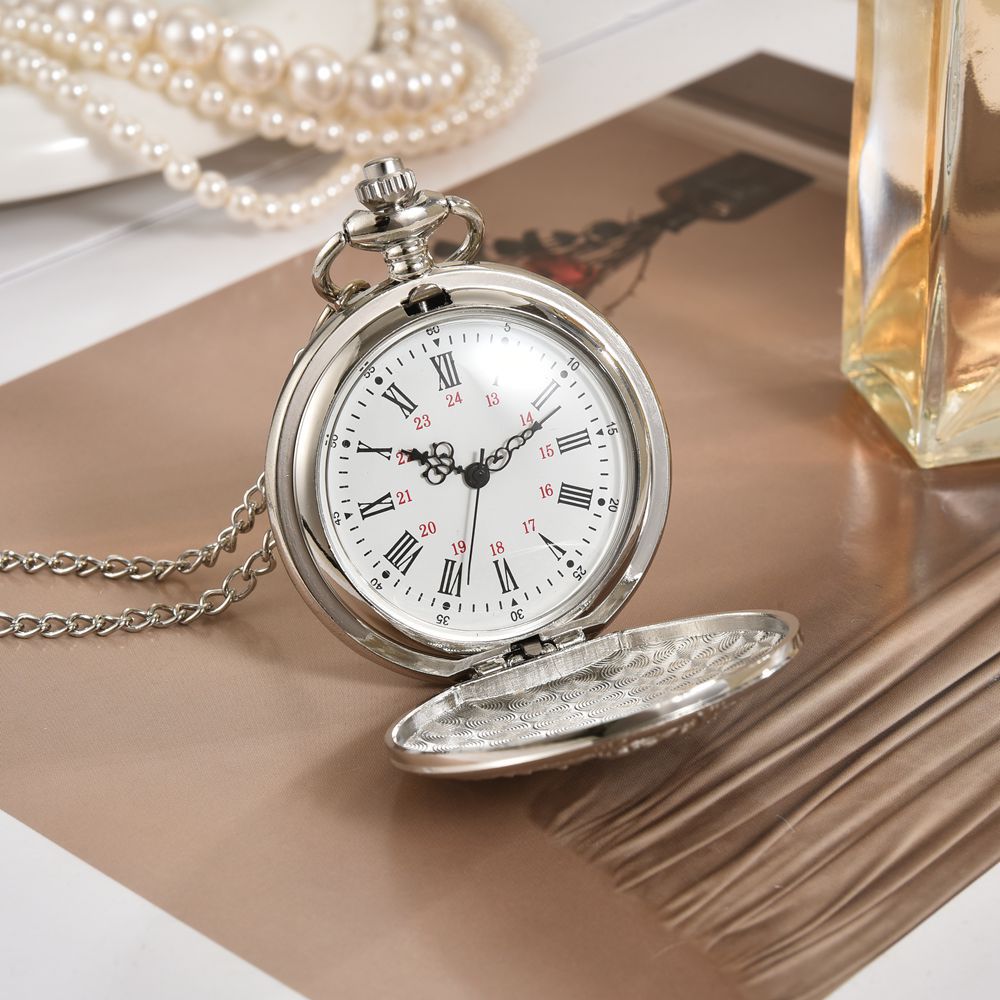 Vintage Silver Pocket Watch Necklace – Classic Quartz Pendant Timepiece
