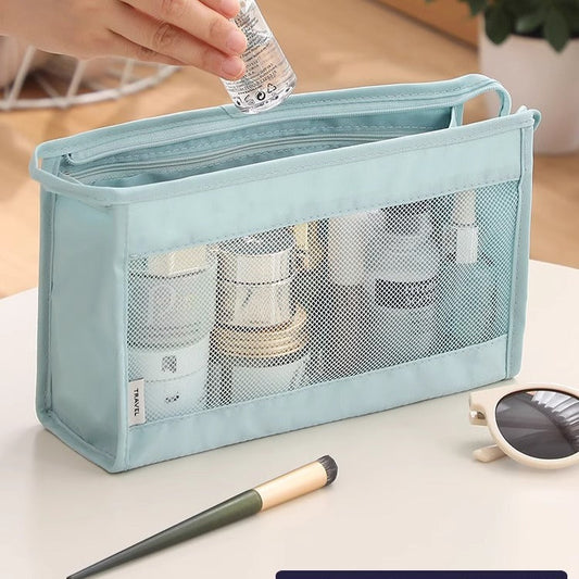 Portable Toiletry Bag – Travel Cosmetic Organizer with Compact, Durable Oxford Cloth