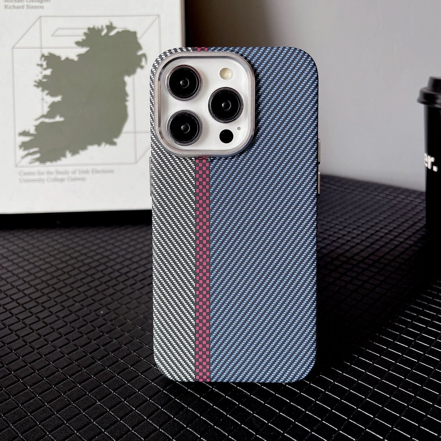 Magnetic Kevlar iPhone Case – Shockproof Carbon Fiber