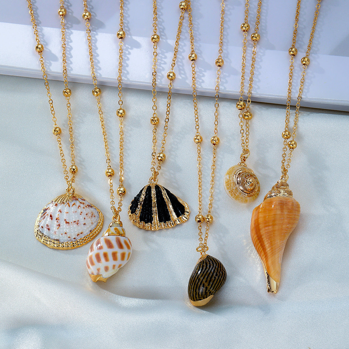 Boho Seashell Pendant Necklace – Layered Beach Jewelry for Women