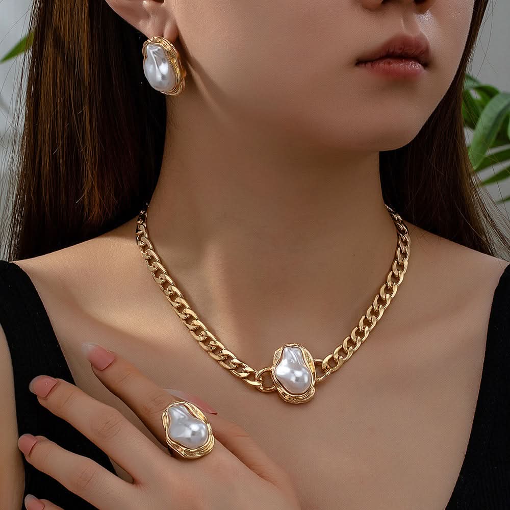 Luxury Pearl Necklace & Earrings Set
