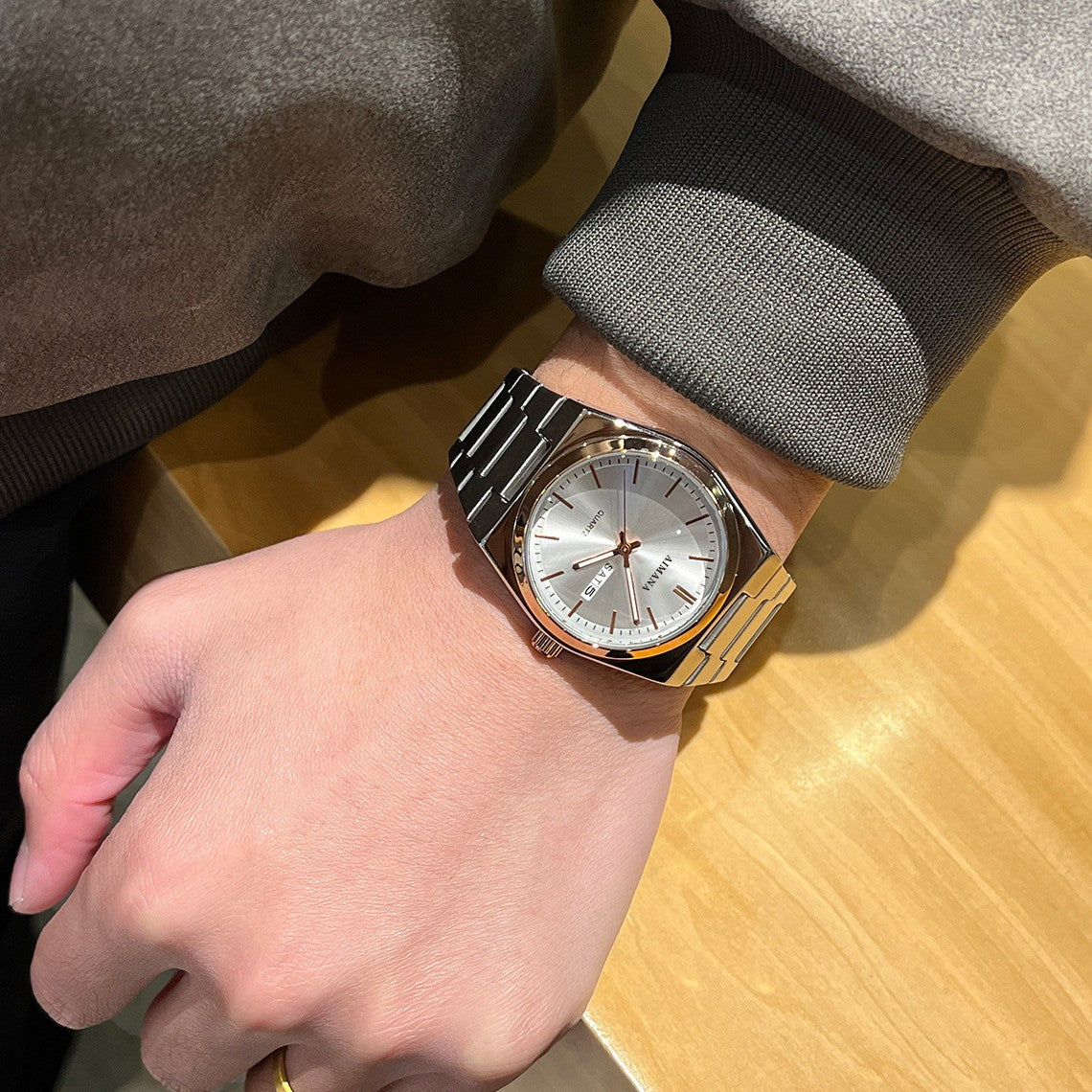 Men's Stainless Steel Quartz Watch – Luminous Dial, Day-Date Display