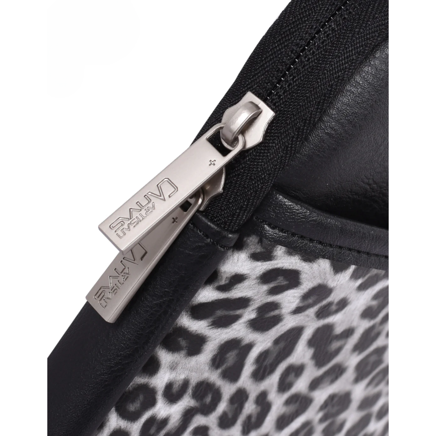 Black Leopard Print Shock-Resistant Laptop Sleeve – for MacBook with Front Pocket