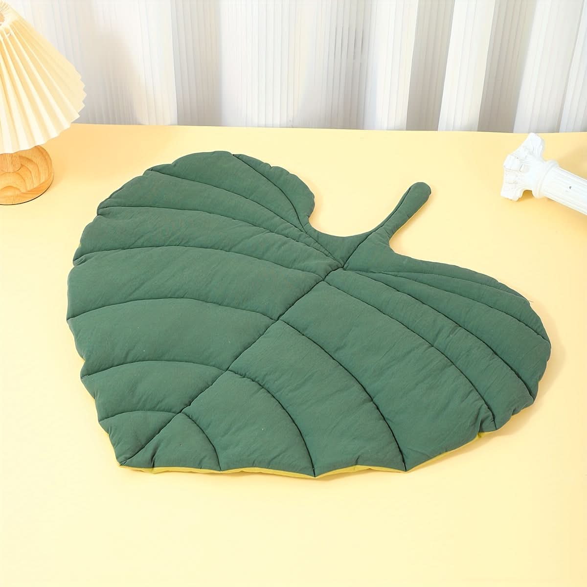 Leaf-Shaped Pet Mat – Stylish & Cozy