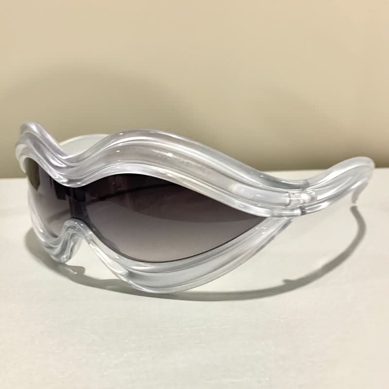 Oversized Lip Sunglasses for Women & Men - Inflated, Decorative Shades for Beach Parties