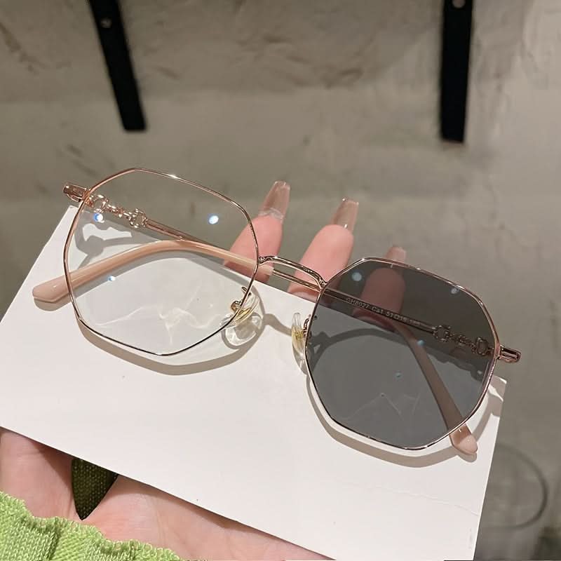 Photochromic Oval Glasses for Women - Color-Changing, Metal Frame, Vintage Style
