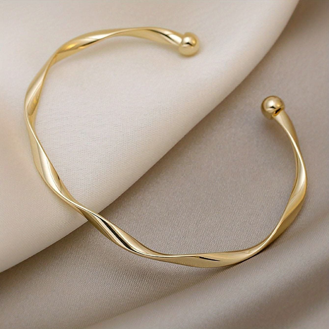 Geometric Twisted Bangle – Simple Style Cuff