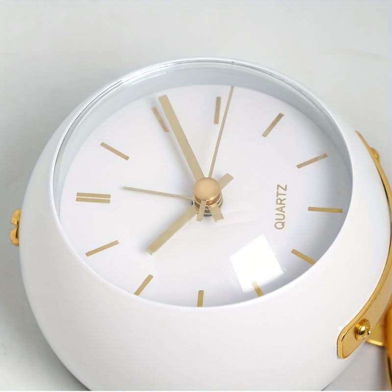 Silent Nordic Desk Clock – Battery-Operated Metal Alarm Clock