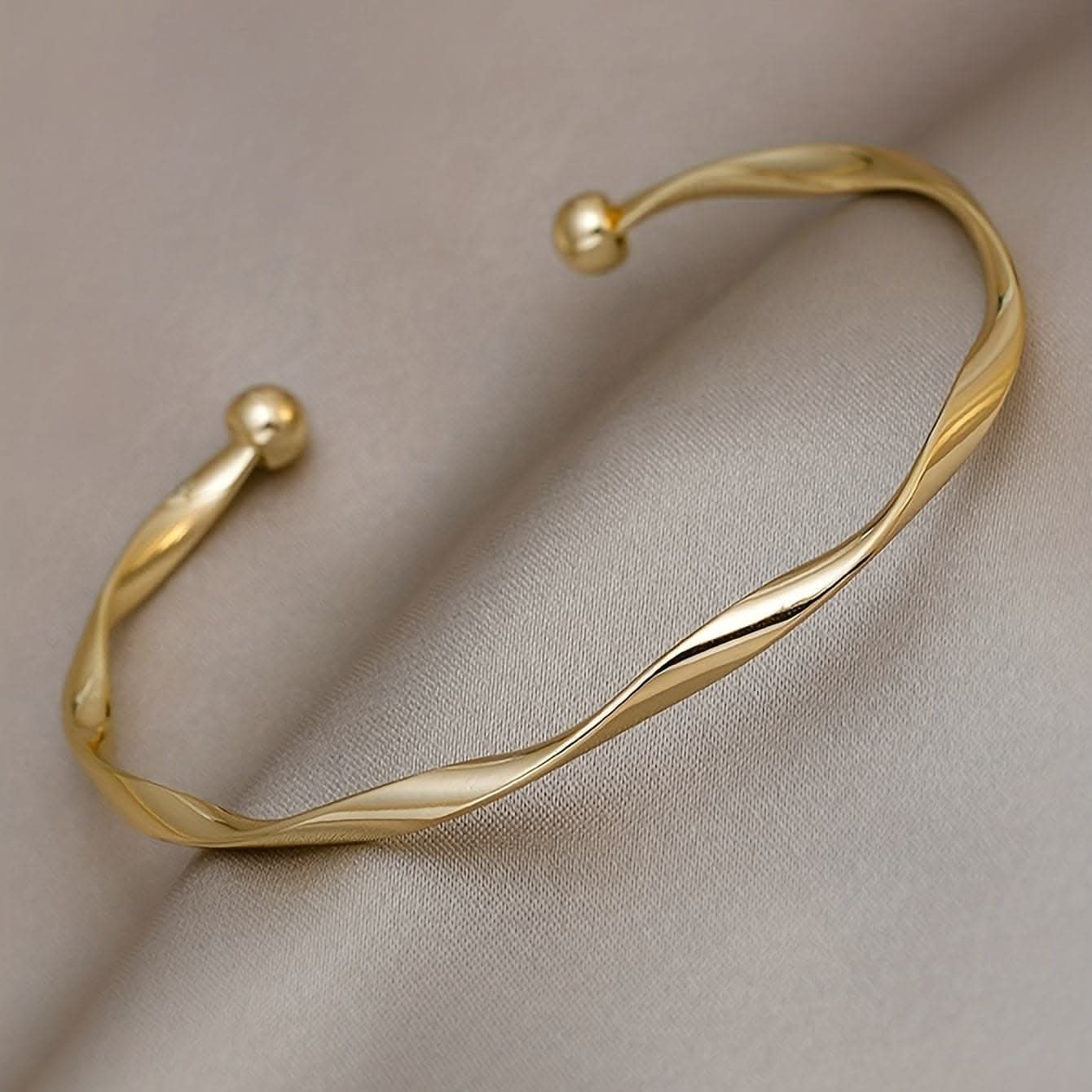 Geometric Twisted Bangle – Simple Style Cuff