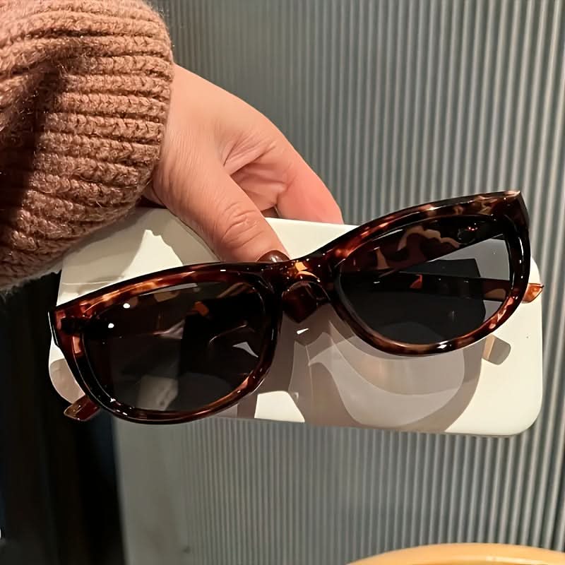 Chic Women's Anti-Glare Fashion Glasses, Durable