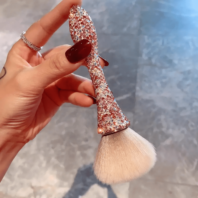 Diamond-Encrusted Large Makeup Brush – Soft Nylon Bristles for Powder