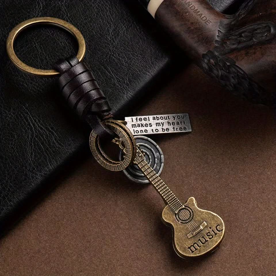 Retro Guitar Leather Keychain - Stylish Braided Cowhide Pendant for Men