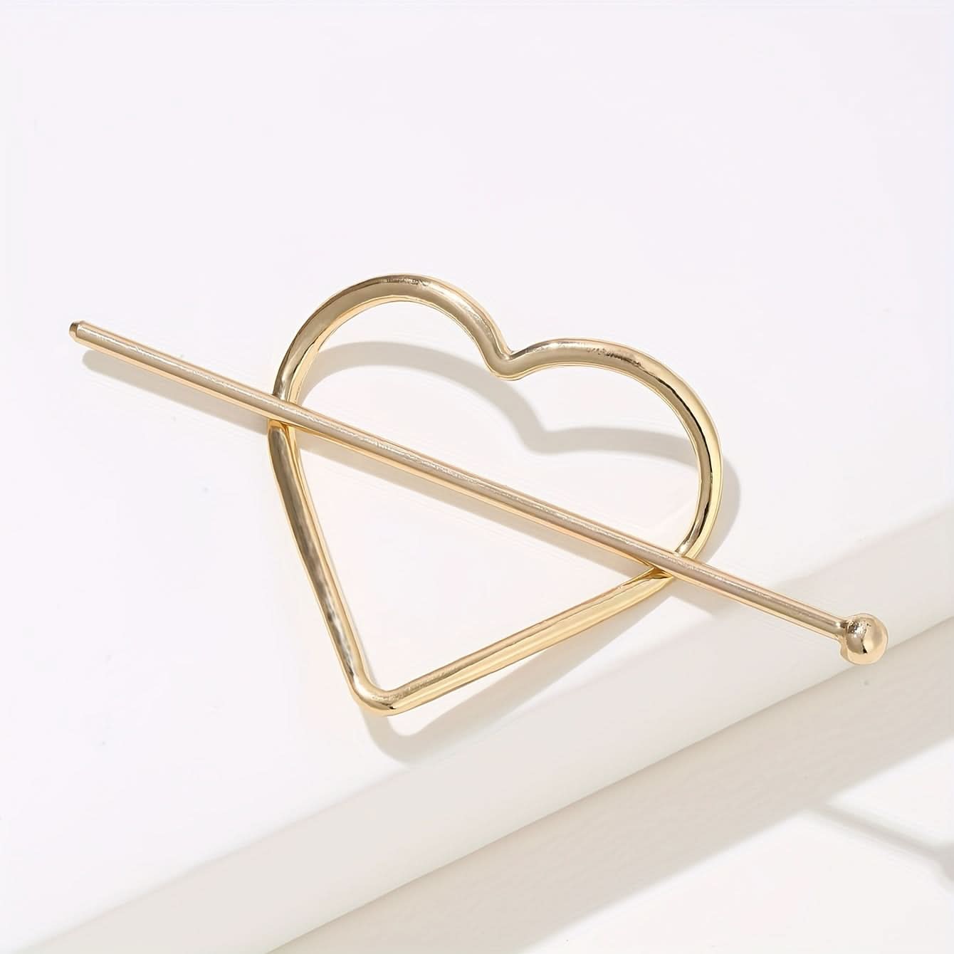 Minimalist Heart-Shaped Hair Clip – Elegant Accessory