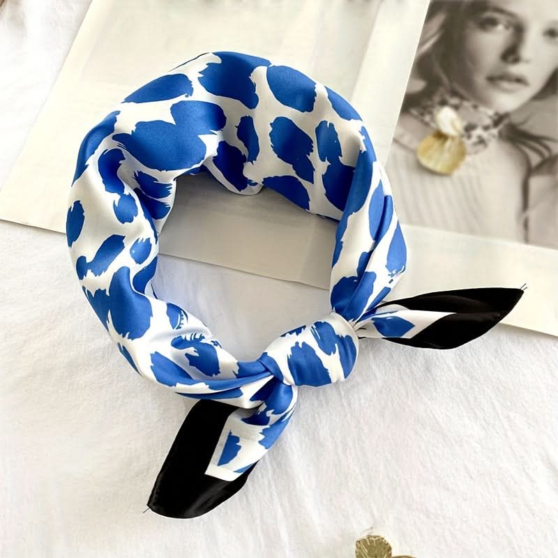Elegant Blue Leopard Print Scarf – Lightweight Polyester