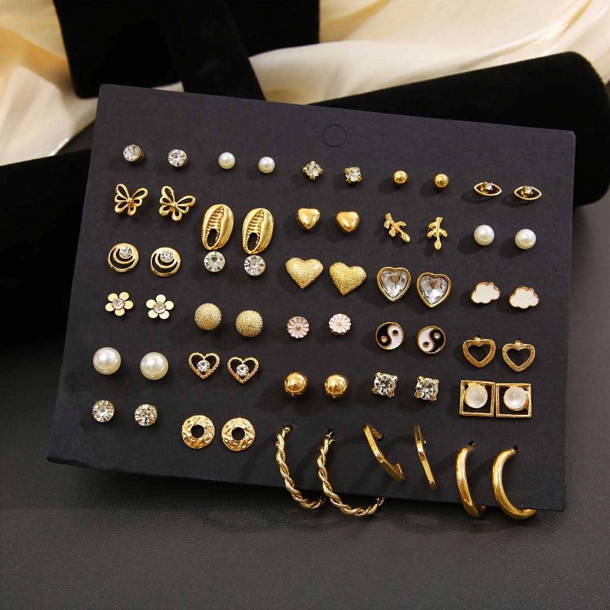 Pack of 30 Pairs Heart-Shaped Rhinestone Flower Earrings