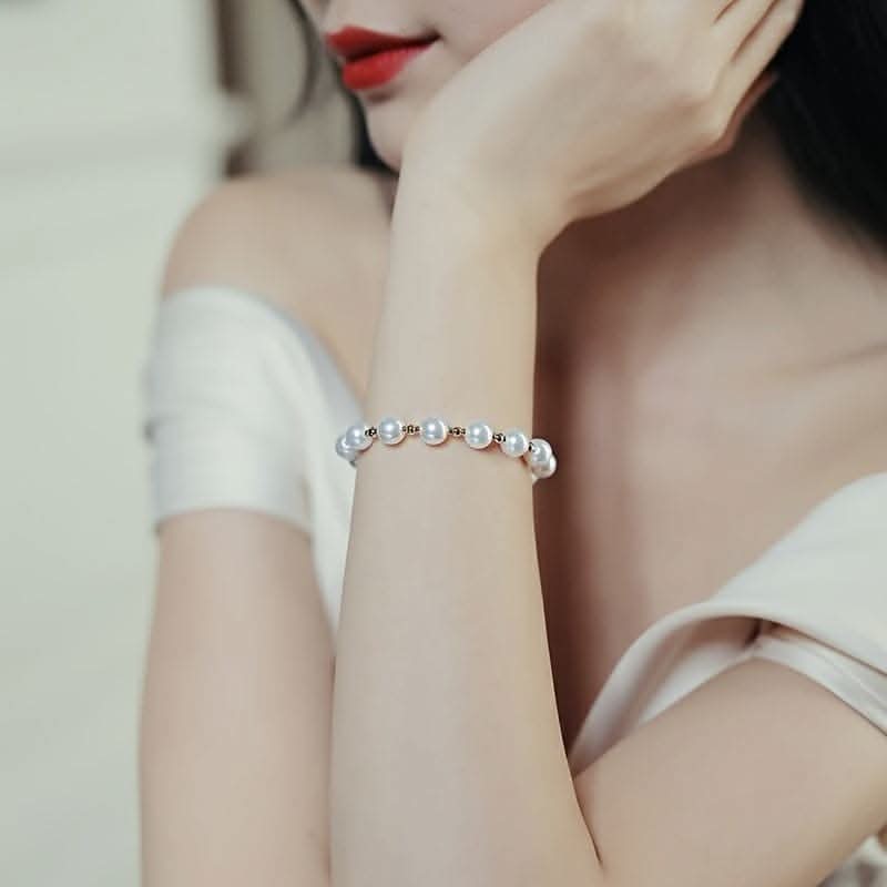 Shimmering Elegant Pearl Charm Bracelet