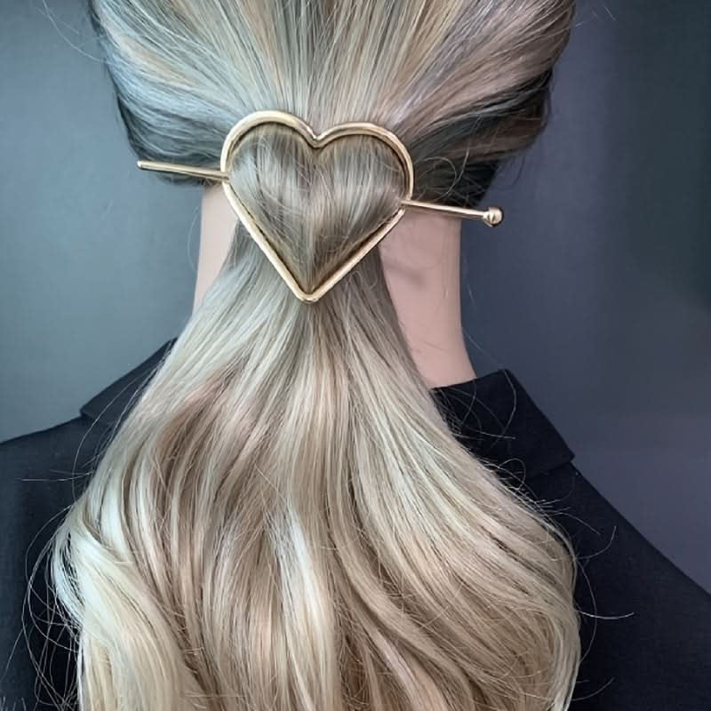 Minimalist Heart-Shaped Hair Clip – Elegant Accessory