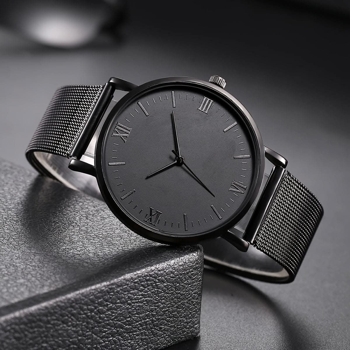 2pcs Men's Casual Roman Scale Mesh Quartz Watch & Dumbbell Bracelet Set
