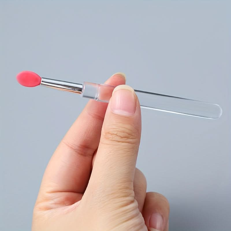 Reusable Silicone Lip Brush with Cap – Soft, Flexible, Hygienic, Travel-Friendly
