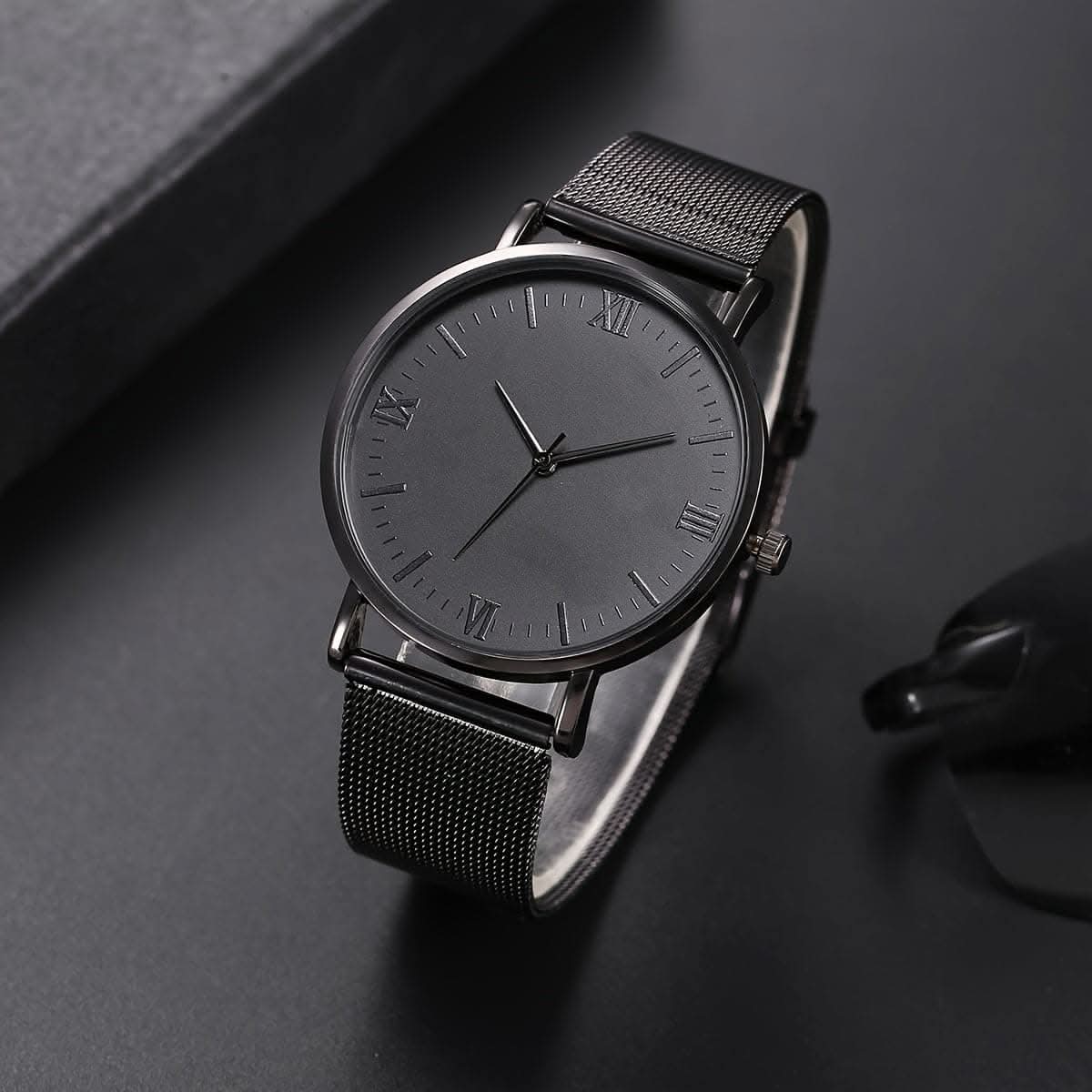 2pcs Men's Casual Roman Scale Mesh Quartz Watch & Dumbbell Bracelet Set