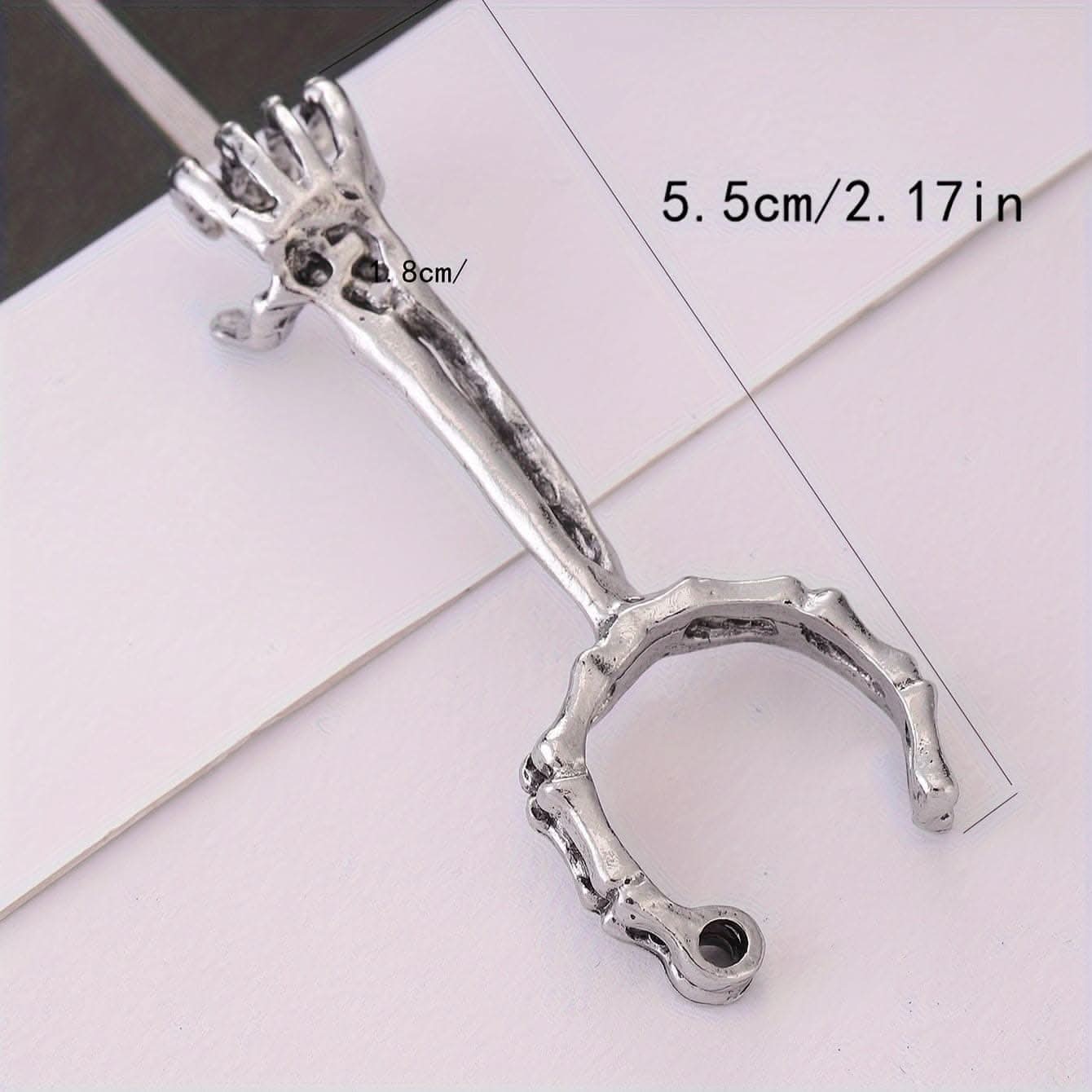 Hand Bone Smoking Ring – Skull Pattern Cigarette Holder