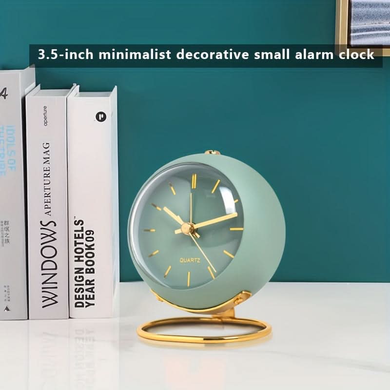 Silent Nordic Desk Clock – Battery-Operated Metal Alarm Clock