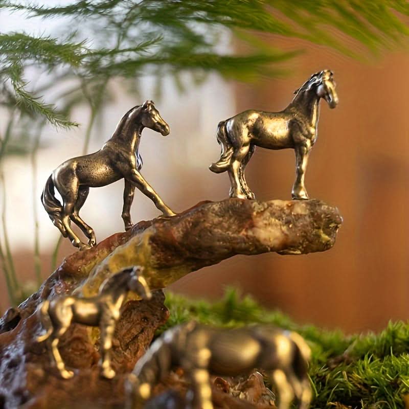 4pcs Miniature Alloy Horse Figurines Set – Collectible Metal Ponies
