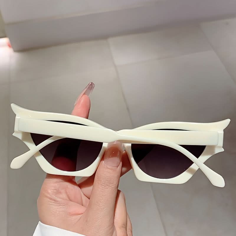 Cat Eye Shades – Modern Retro Style for Fashion-Forward Women