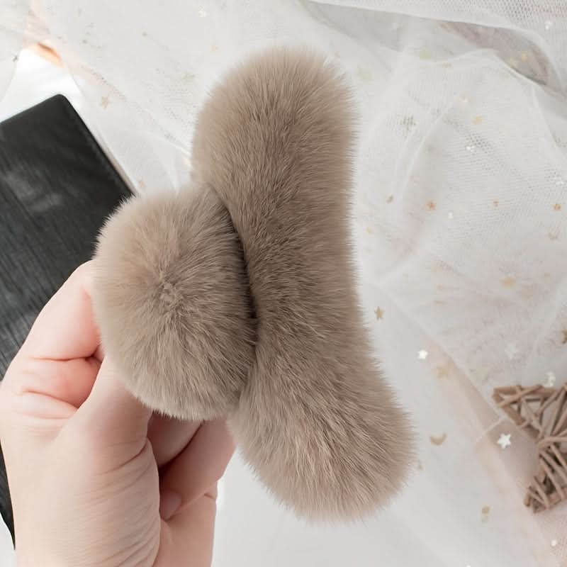 Plush Hair Claw Clip - Elegant Hair Accessory