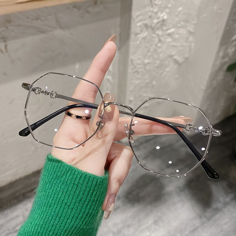Photochromic Oval Glasses for Women - Color-Changing, Metal Frame, Vintage Style